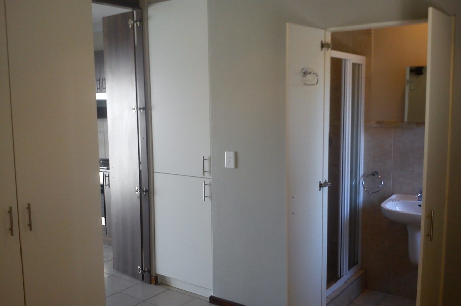 1 Bedroom Property for Sale in Sunridge Western Cape